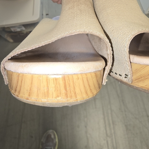 DANSKO MACI SANDALS PLATFORM SOLE WOMENS EURO SIZE 40 US SIZE 9.5 TAUPE COLOR - Picture 10 of 12